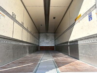 いすゞギガアルミウイング大型（10t）[写真12]