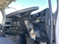 いすゞギガアルミウイング大型（10t）[写真20]