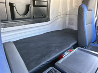 いすゞギガアルミウイング大型（10t）[写真22]