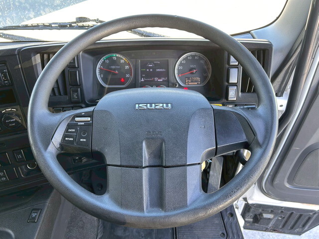 いすゞギガアルミウイング大型（10t）[写真22]