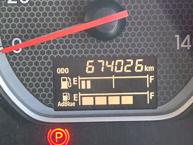 いすゞギガアルミウイング大型（10t）[写真24]