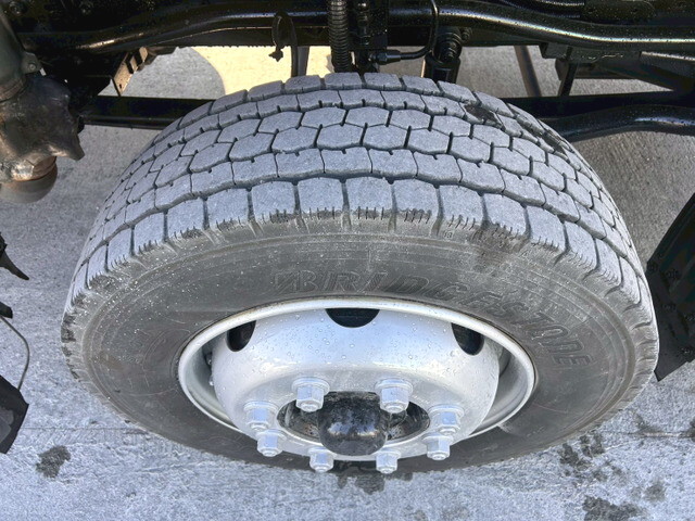 いすゞギガアルミウイング大型（10t）[写真40]