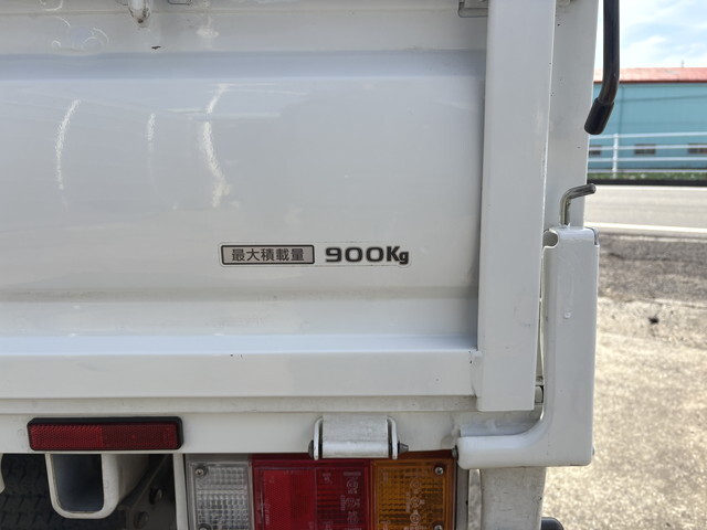 マツダボンゴ平ボディ小型（2t・3t）[写真13]