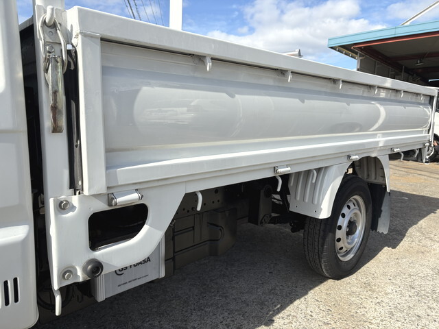 マツダボンゴ平ボディ小型（2t・3t）[写真09]