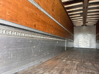 いすゞギガアルミウイング大型（10t）[写真11]