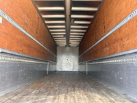 いすゞギガアルミウイング大型（10t）[写真12]