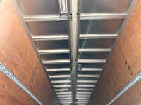 いすゞギガアルミウイング大型（10t）[写真13]