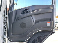 いすゞギガアルミウイング大型（10t）[写真18]