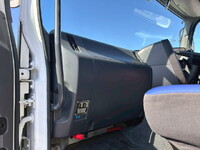 いすゞギガアルミウイング大型（10t）[写真19]