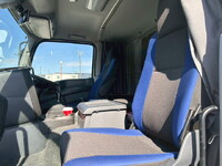 いすゞギガアルミウイング大型（10t）[写真20]