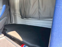 いすゞギガアルミウイング大型（10t）[写真22]