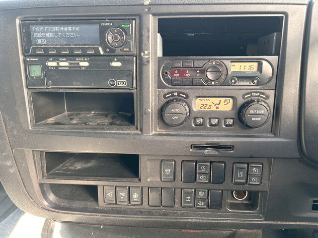 いすゞギガアルミウイング大型（10t）[写真28]