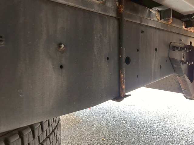 いすゞギガアルミウイング大型（10t）[写真36]