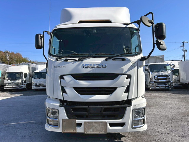 いすゞギガアルミウイング大型（10t）[写真04]