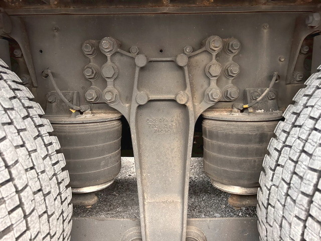 いすゞギガアルミウイング大型（10t）[写真40]