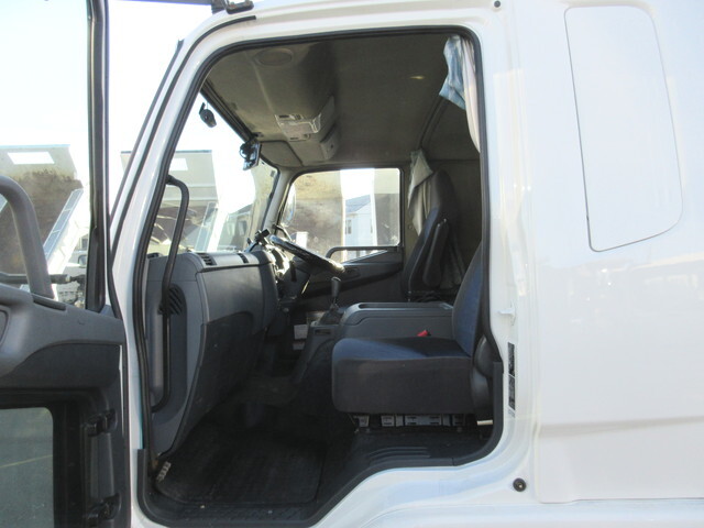 三菱ふそうファイターアルミウイング増トン（6t・8t）[写真22]