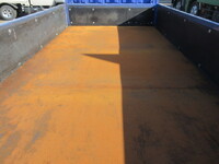 三菱ふそうキャンター平ボディ小型（2t・3t）[写真12]