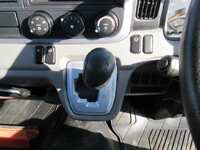 三菱ふそうキャンター平ボディ小型（2t・3t）[写真16]