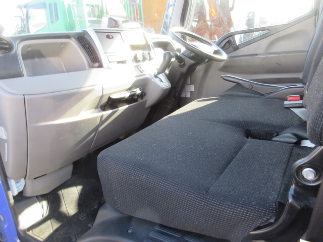 三菱ふそうキャンター平ボディ小型（2t・3t）[写真19]