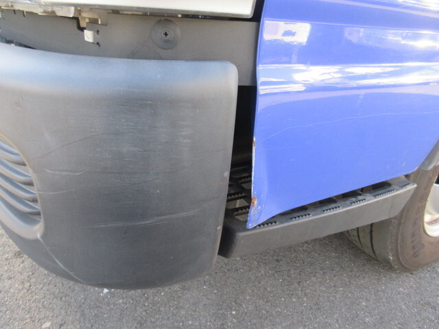 三菱ふそうキャンター平ボディ小型（2t・3t）[写真22]