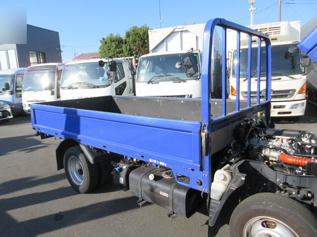 三菱ふそうキャンター平ボディ小型（2t・3t）[写真27]