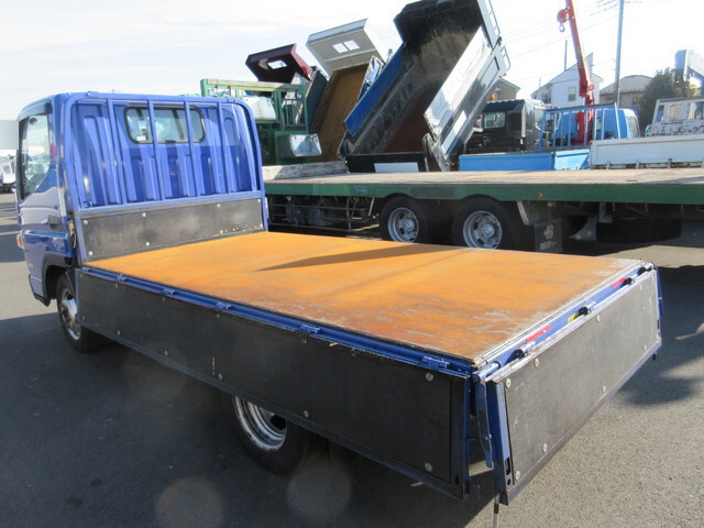 三菱ふそうキャンター平ボディ小型（2t・3t）[写真29]