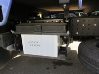 三菱ふそうキャンター平ボディ小型（2t・3t）[写真09]