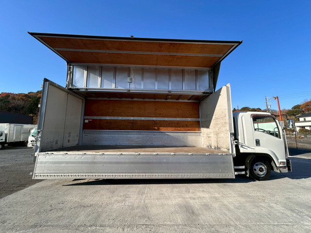 いすゞフォワードアルミウイング中型（4t）[写真11]