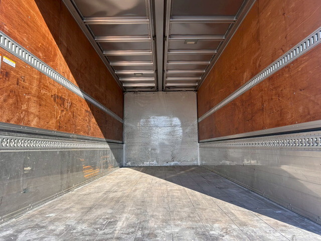 いすゞフォワードアルミウイング中型（4t）[写真13]