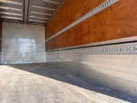 いすゞフォワードアルミウイング中型（4t）[写真15]