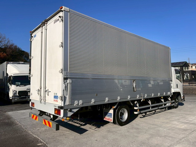 いすゞフォワードアルミウイング中型（4t）[写真02]