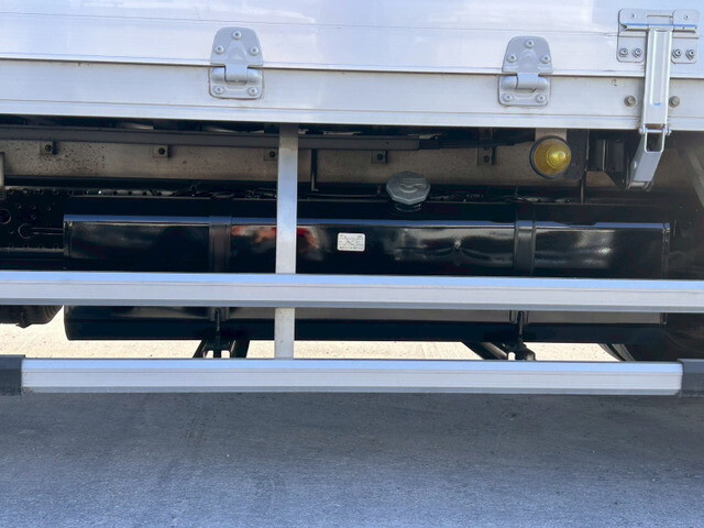 いすゞフォワードアルミウイング中型（4t）[写真32]