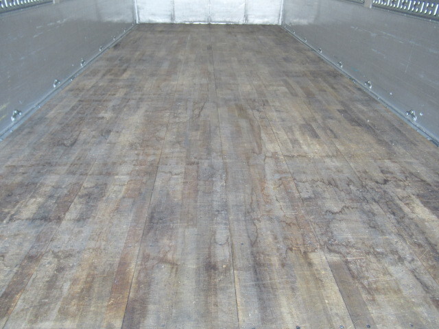 日野レンジャーアルミウイング中型（4t）[写真10]