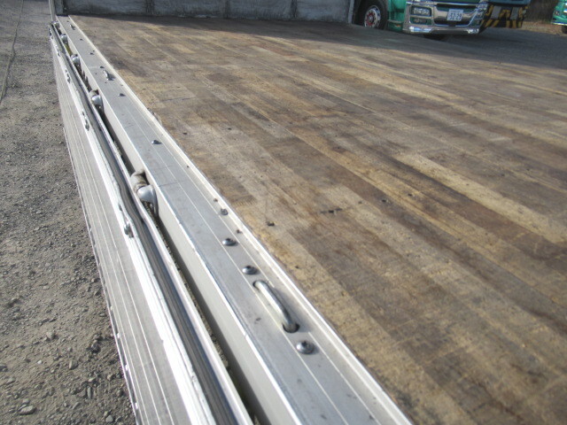 日野レンジャーアルミウイング中型（4t）[写真13]