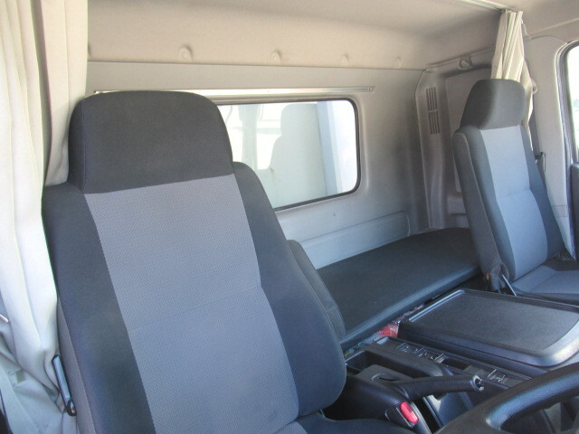 日野レンジャーアルミウイング中型（4t）[写真26]