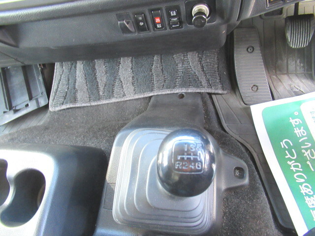 日野レンジャーアルミウイング中型（4t）[写真33]