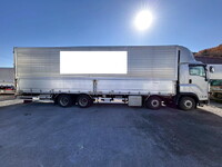 いすゞギガアルミウイング大型（10t）[写真11]