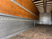 いすゞギガアルミウイング大型（10t）[写真14]