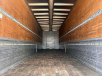 いすゞギガアルミウイング大型（10t）[写真15]