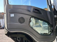 いすゞギガアルミウイング大型（10t）[写真18]