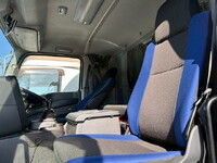 いすゞギガアルミウイング大型（10t）[写真20]