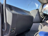 いすゞギガアルミウイング大型（10t）[写真22]