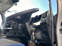 いすゞギガアルミウイング大型（10t）[写真23]