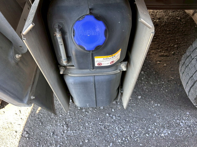 いすゞギガアルミウイング大型（10t）[写真35]