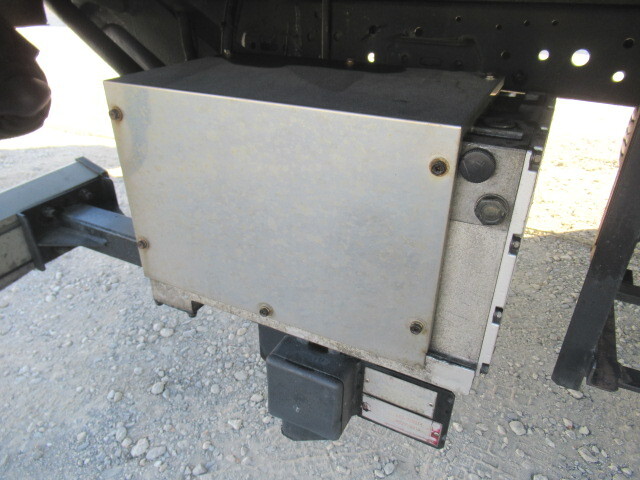 日野レンジャー幌ウイング中型（4t）[写真16]