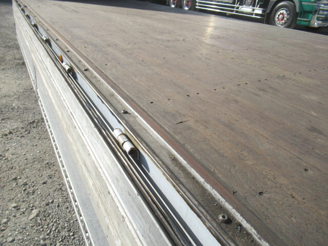 日野レンジャー幌ウイング中型（4t）[写真17]