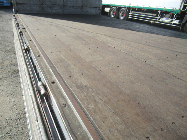 日野レンジャー幌ウイング中型（4t）[写真18]