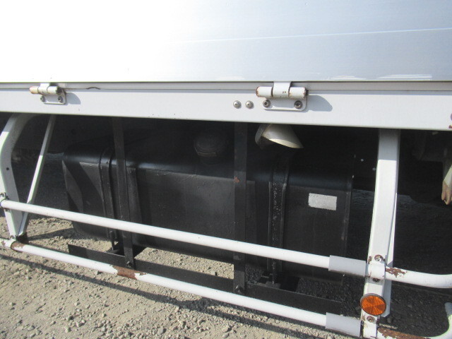 日野レンジャー幌ウイング中型（4t）[写真21]