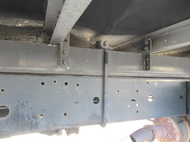 日野レンジャー幌ウイング中型（4t）[写真23]