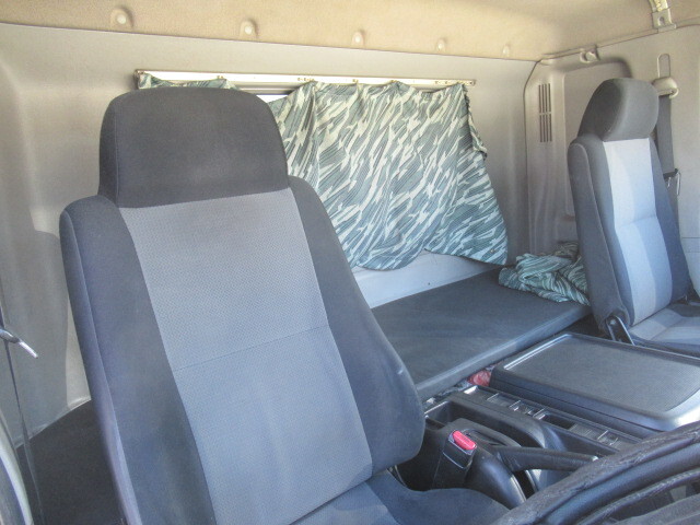 日野レンジャー幌ウイング中型（4t）[写真26]